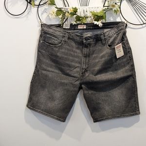 Signature Levi Strauss jeans shorts for men. NWT. Size 40.